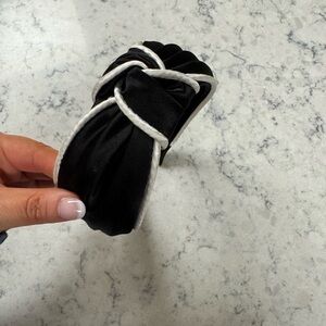 Anthropologie black and white knotted headband